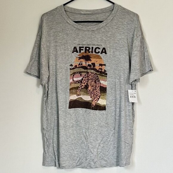 Wst Cst Tops - NWT Wst Cst Gray Kruger National Park Africa Graphic Tee - Size: Medium